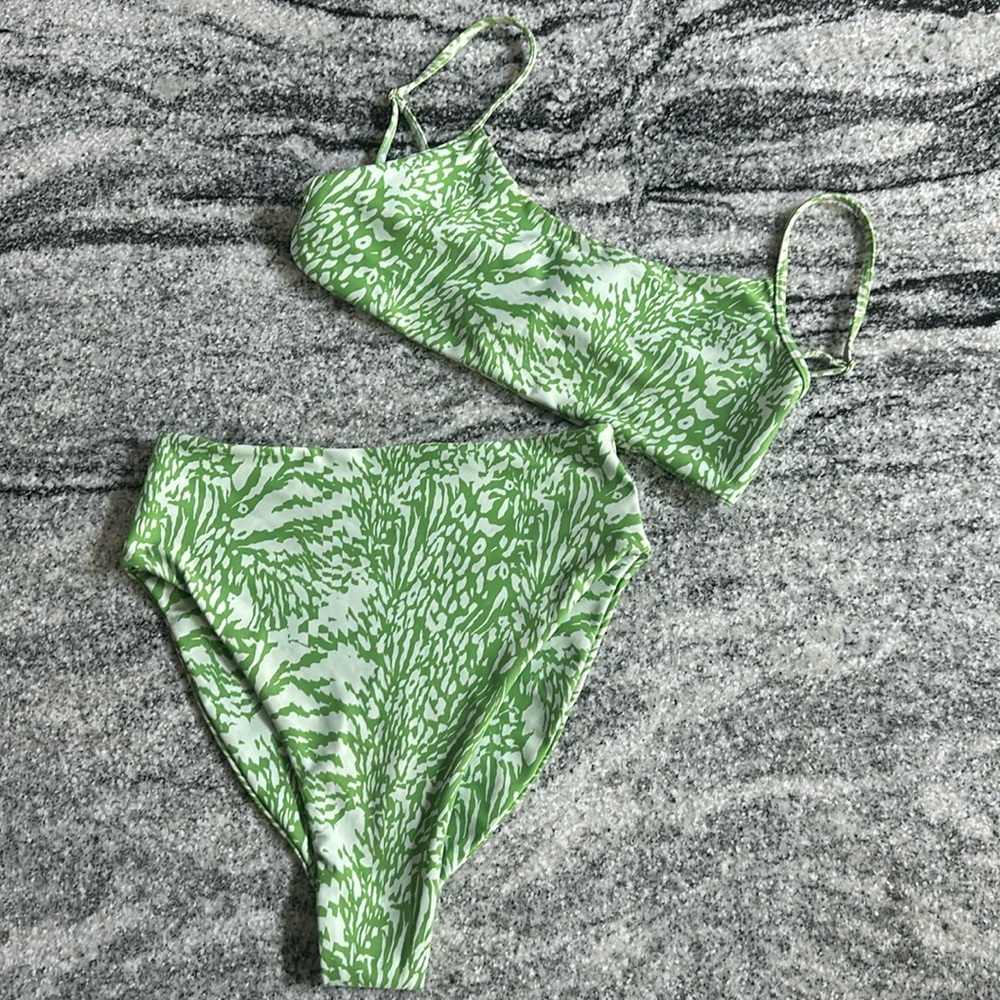 Maddie top and Monroe bottoms!